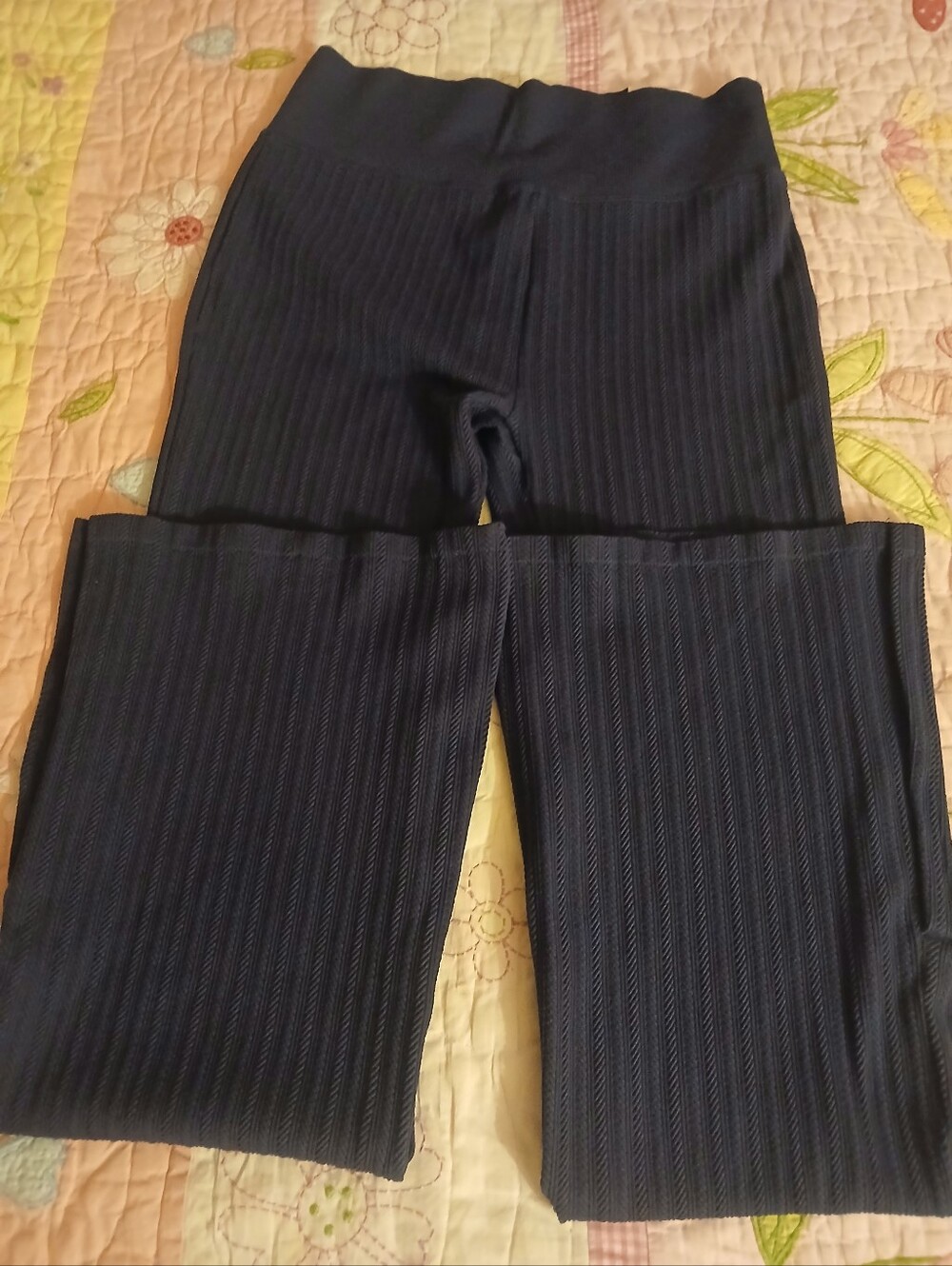 Nwt Navy Pink Victoria Secret Seemless Cable Knit Flare Leggings - Picture 3 of 6